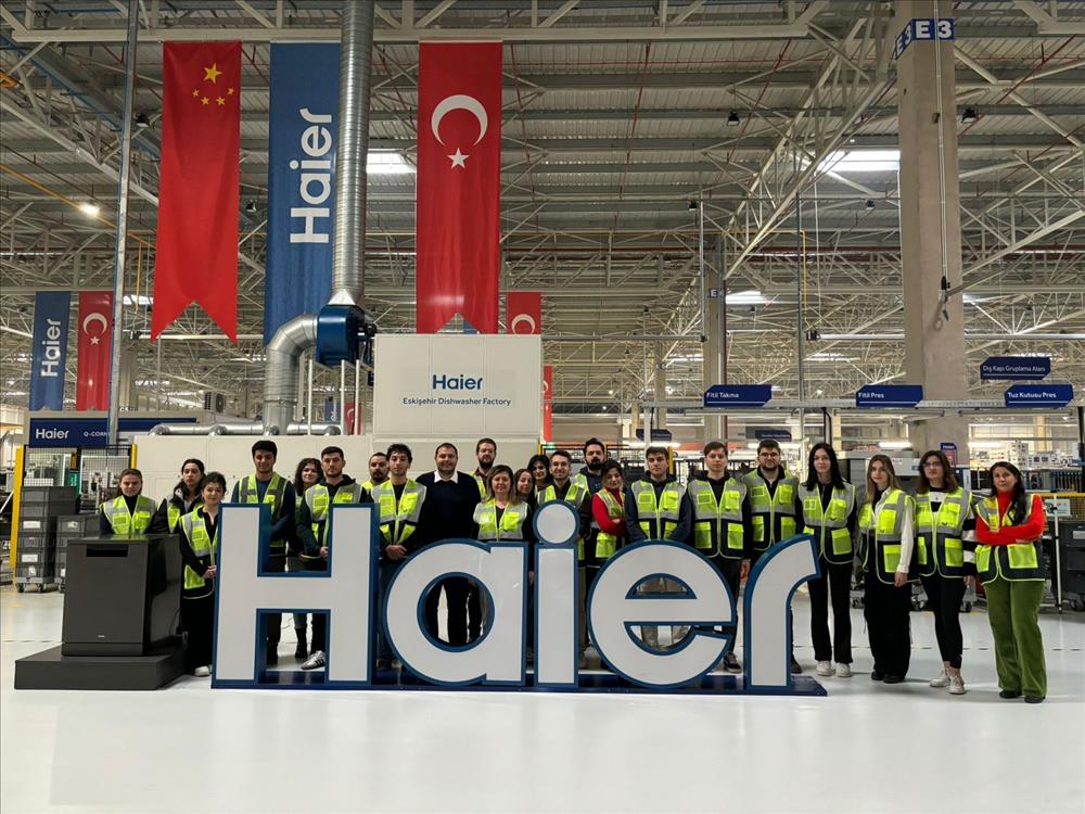 Kariyer Gelişimi ve Öğrenci Destek Birimi ve Öğrenciler Haier'deydi
