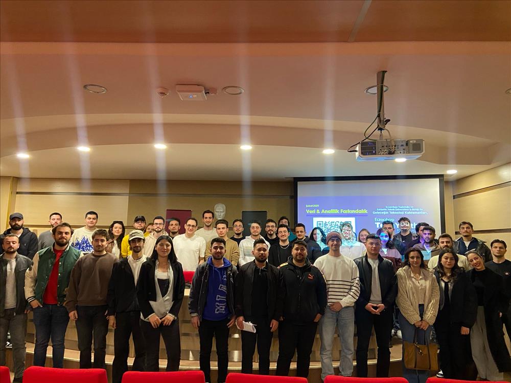 Eskişehir Teknik Üniversitesi Eczacıbaşı Bilişim Tech Youth Programı’nda Veri & Analitik Farkındalık Sunumu!
