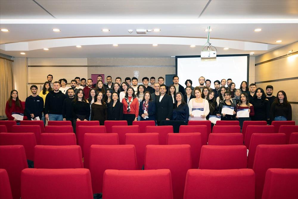 ESTÜ – Eczacıbaşı Bilişim TechYouth School Akademi Programı Mezuniyet Töreni Gerçekleştirildi!
